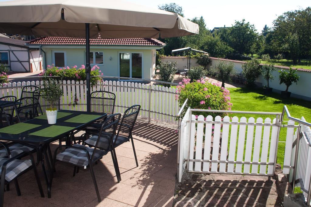 Aparthotel Gastehaus Zur Offenen Tur à Rheinhausen Extérieur photo